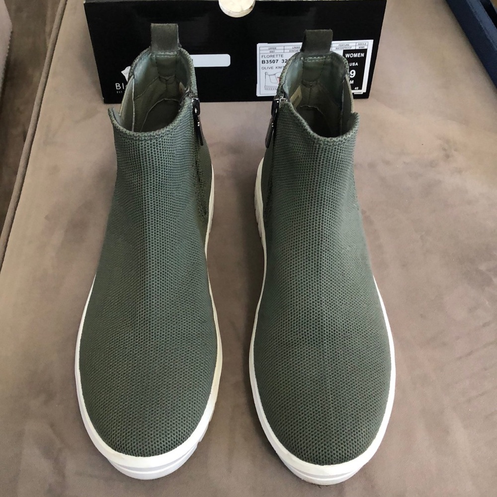 Blondo boots olive knit 9m